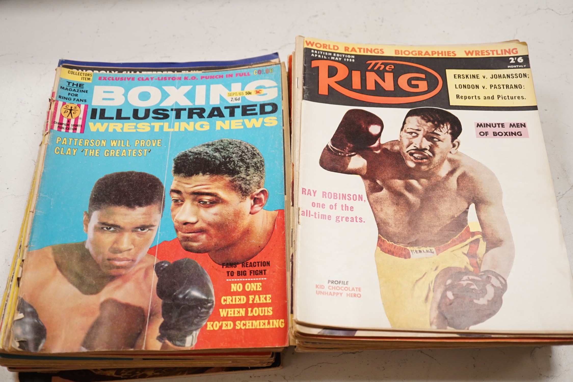 A quantity of boxing magazines
